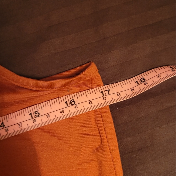 ✨️3 for 15✨️Lace detail satin tank top -Size Medium - Picture 7 of 7